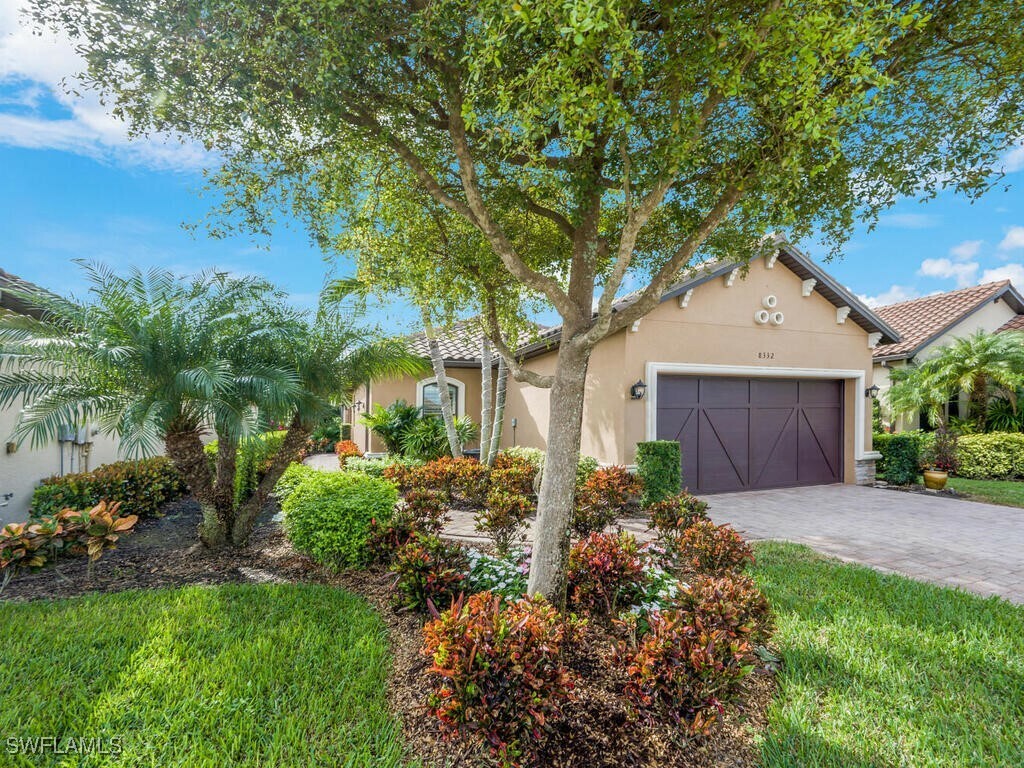Property Photo: 8332 Lucello Terrace N FL 34114