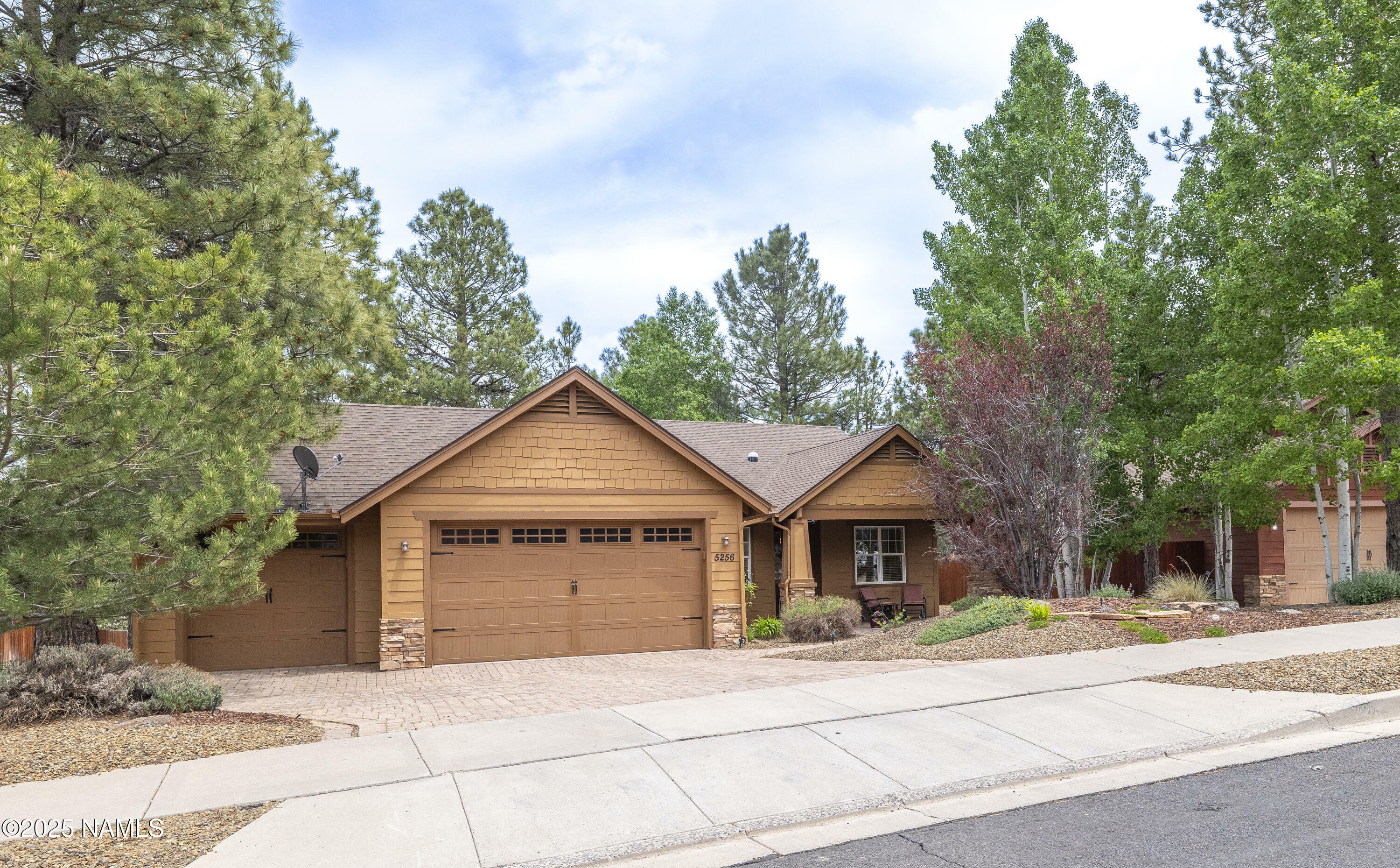 Property Photo: 5256 S Azurite Trail AZ 86005