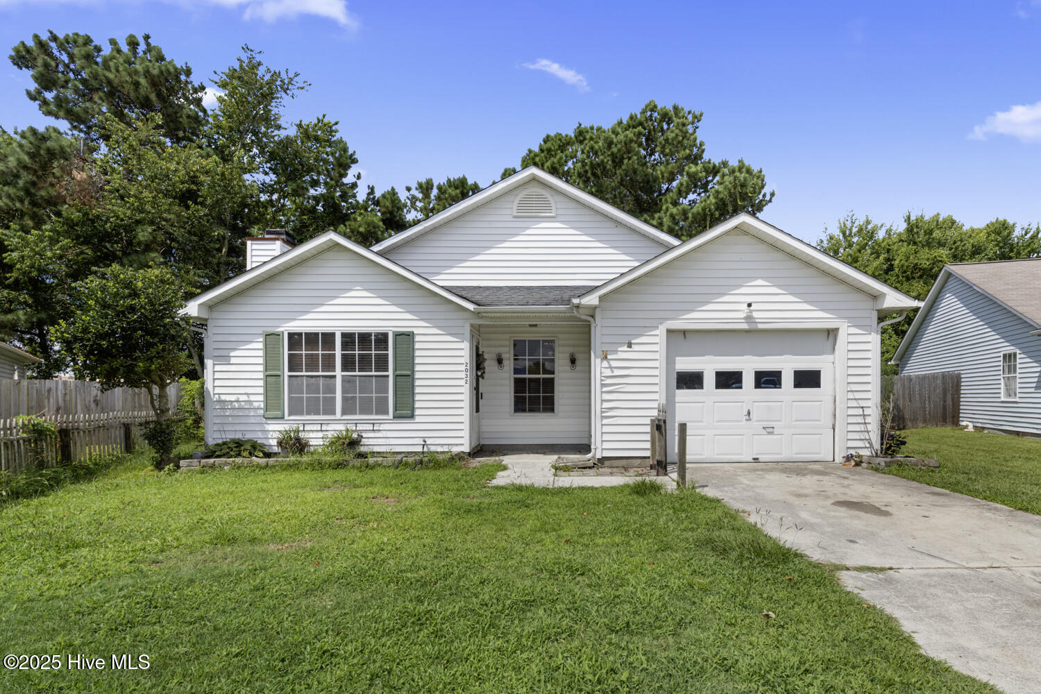 Property Photo:  2032 W Windgate Court  NC 28546 