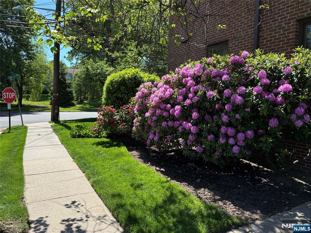 Property Photo: 520 Broad Avenue 14 NJ 07631