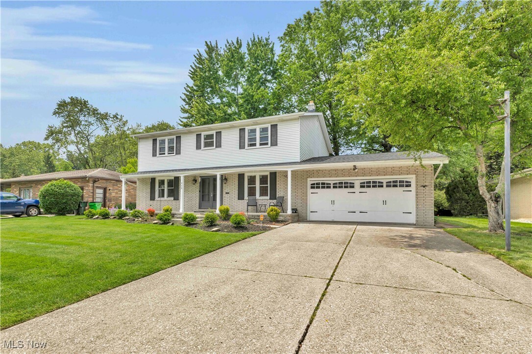 Property Photo: 868 King George Boulevard OH 44121