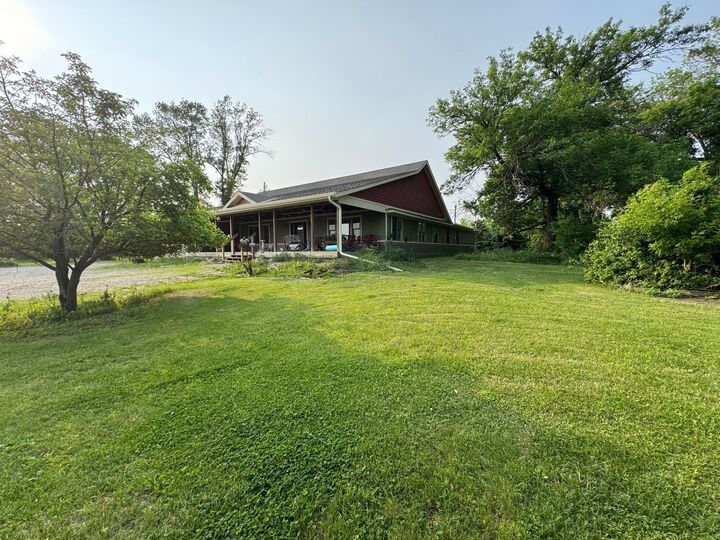 Property Photo: 15913 810th Avenue MN 56036