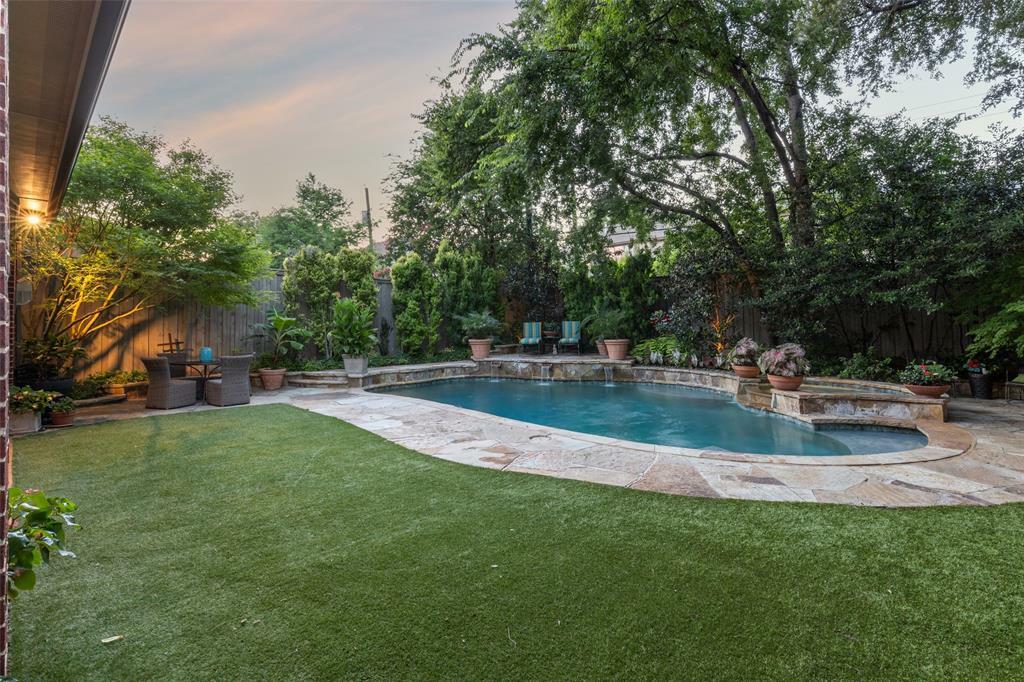 Property Photo: 6843 Coronado Avenue TX 75214