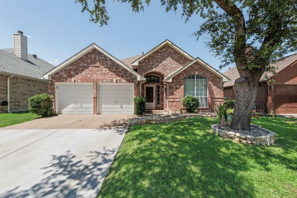 Property Photo: 4825 Salmon Run Way TX 76137