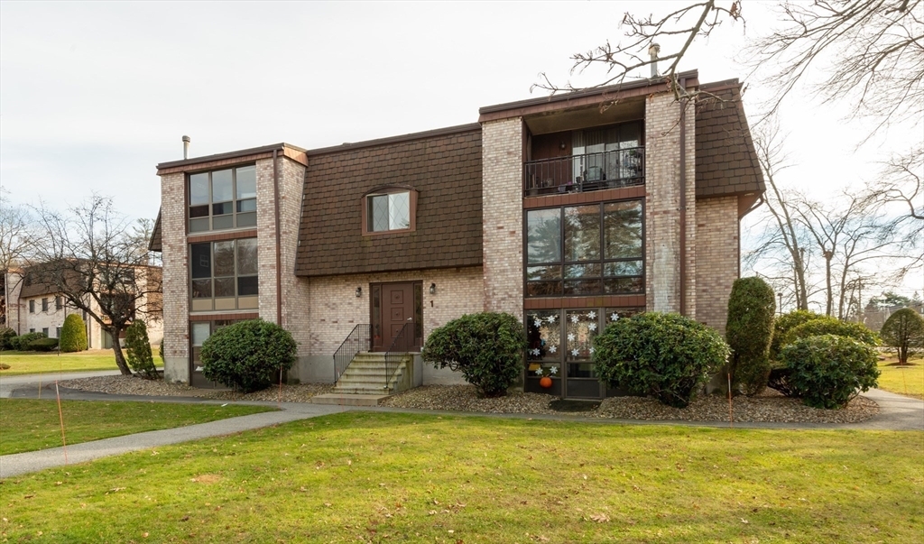 Property Photo: 1 Greenbriar 107 MA 01864