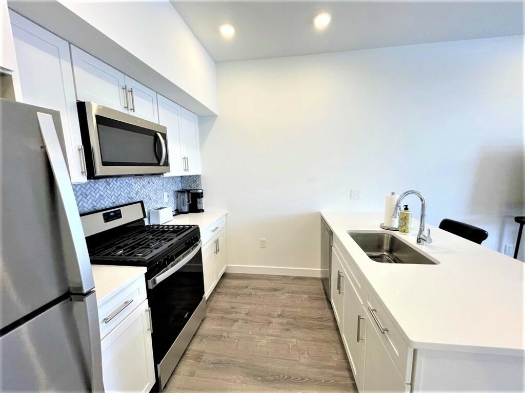 Property Photo: 302 Broadway 202 MA 02149