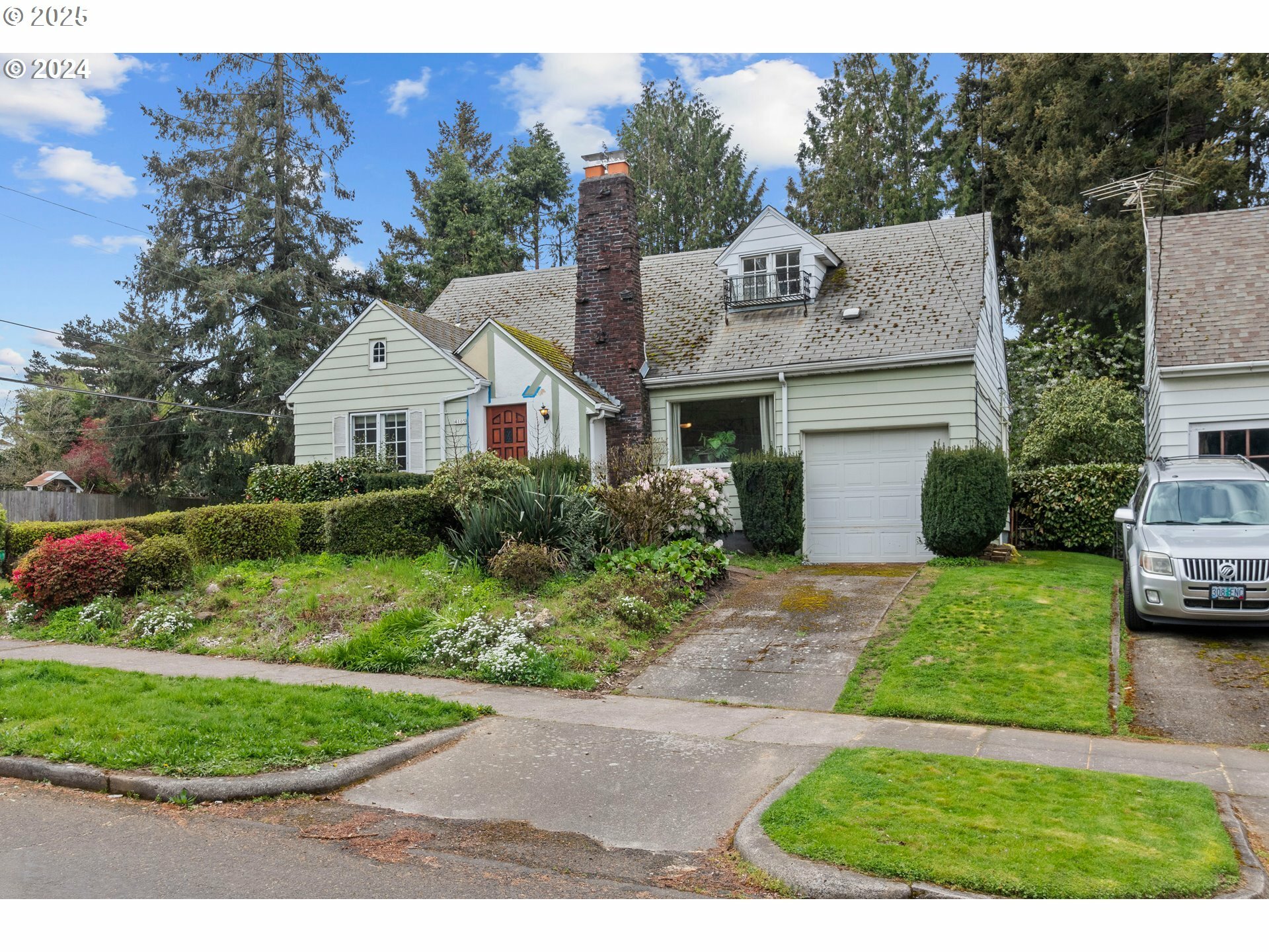 Property Photo:  4105 NE 77th Ave  OR 97218 