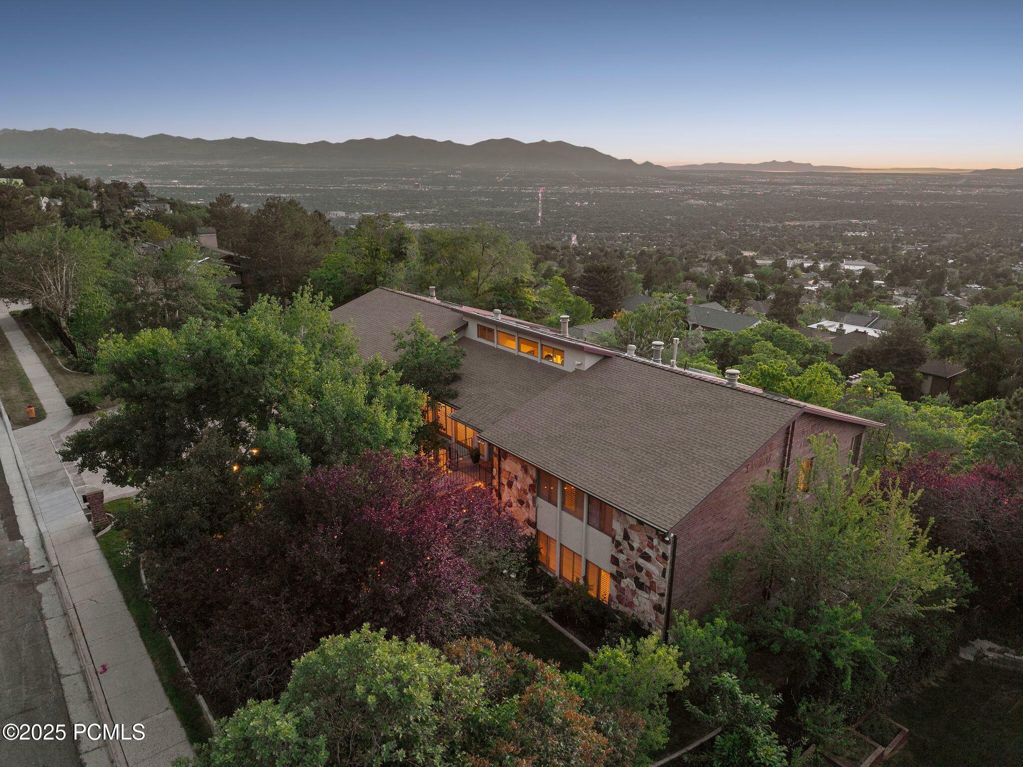 Property Photo: 4484 Parkview Drive UT 84124