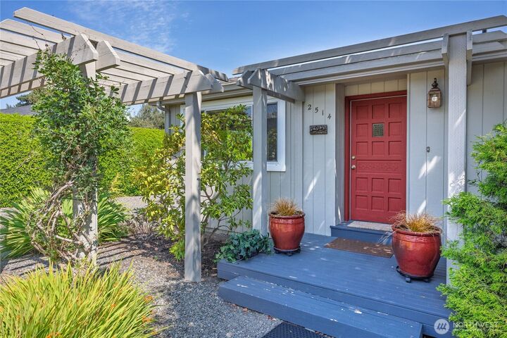 Property Photo:  2514  Haines Street  WA 98368 