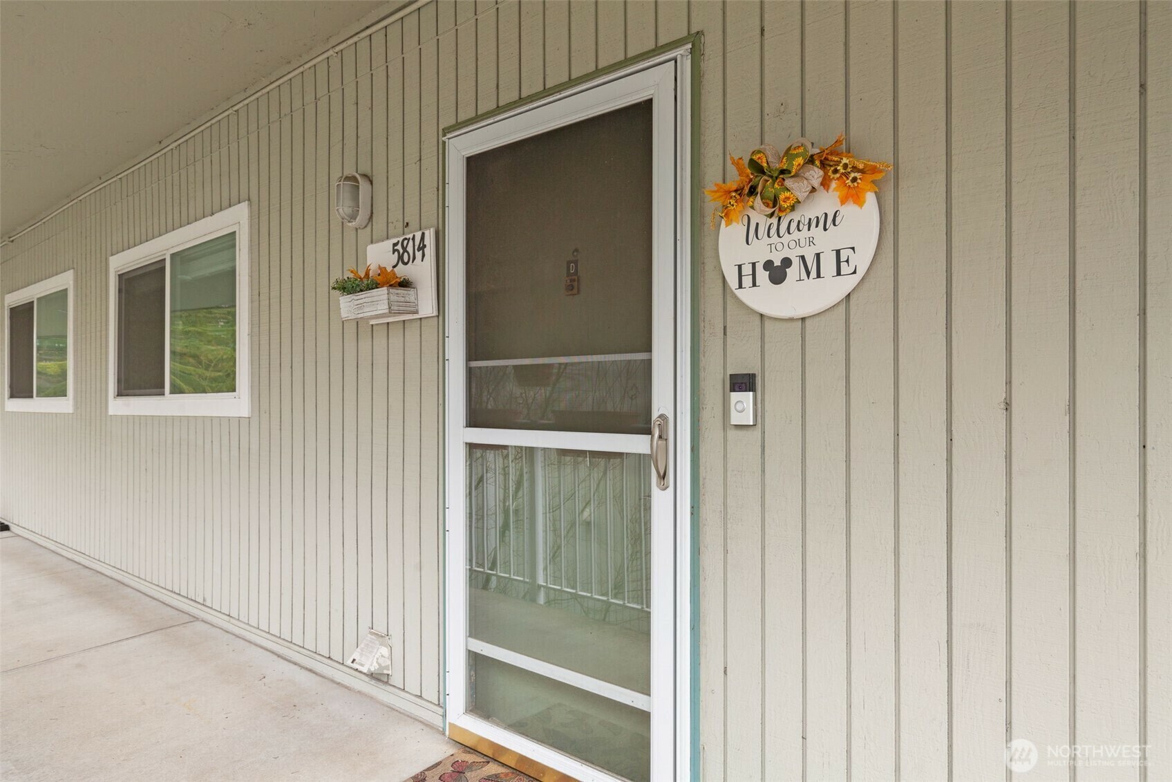 Property Photo: 5814 200th Street SW D WA 98036
