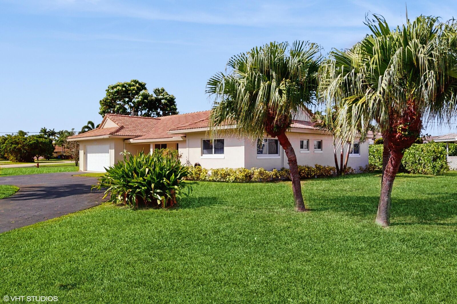 Property Photo:  221 Sudbury Drive  FL 33462 