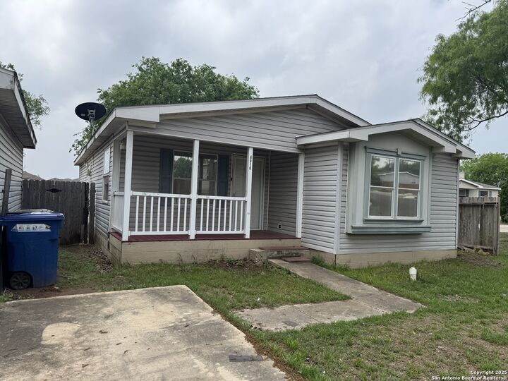 6010 Blind Mdw  San Antonio TX 78222 photo