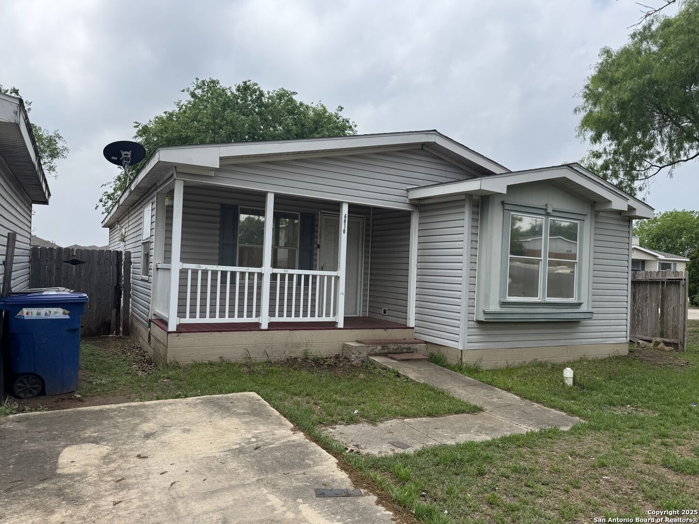 Property Photo:  6010 Blind Mdw  TX 78222 