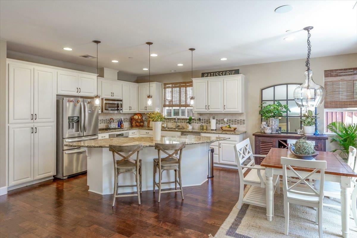 Property Photo:  270 Robin Place  CA 95020 