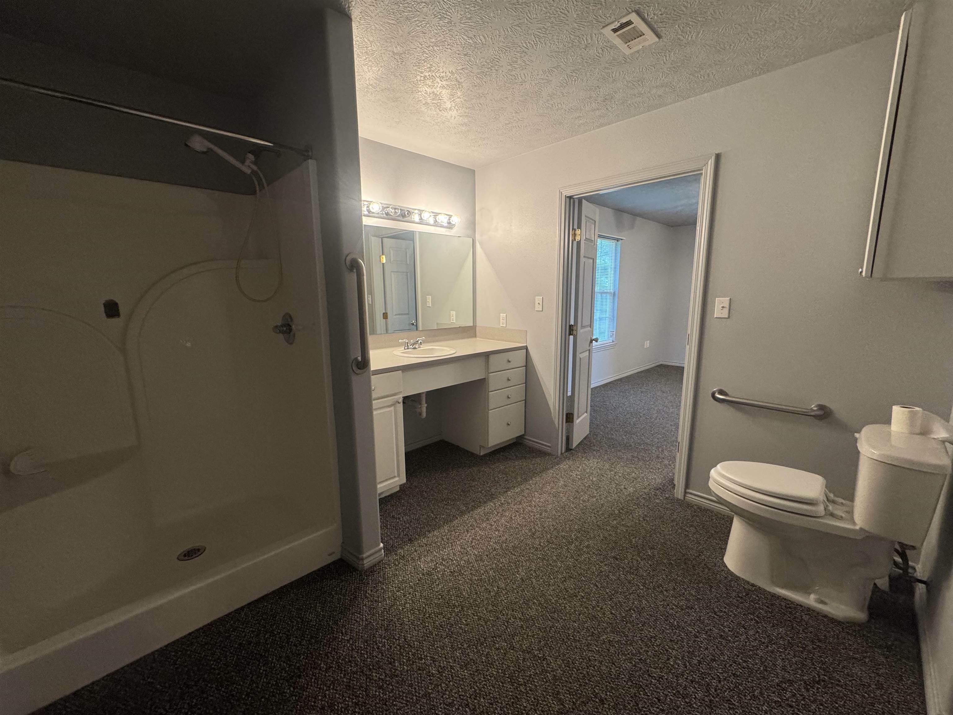Property Photo: 825 S 12th TX 77627