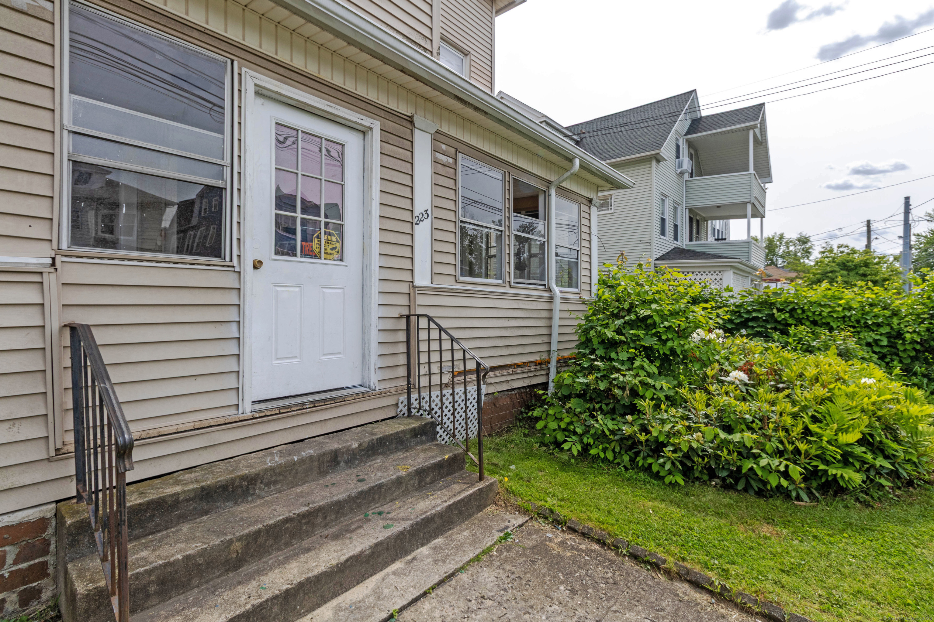 Property Photo: 221 White Street CT 06114