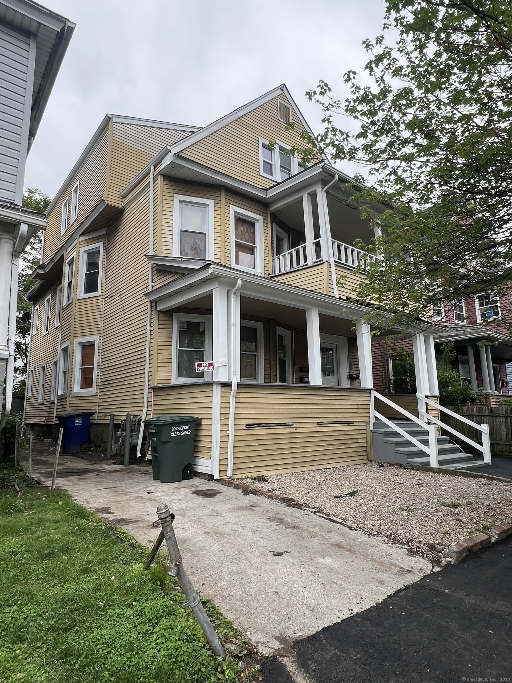 Property Photo: 1003 Howard Avenue 3 CT 06605