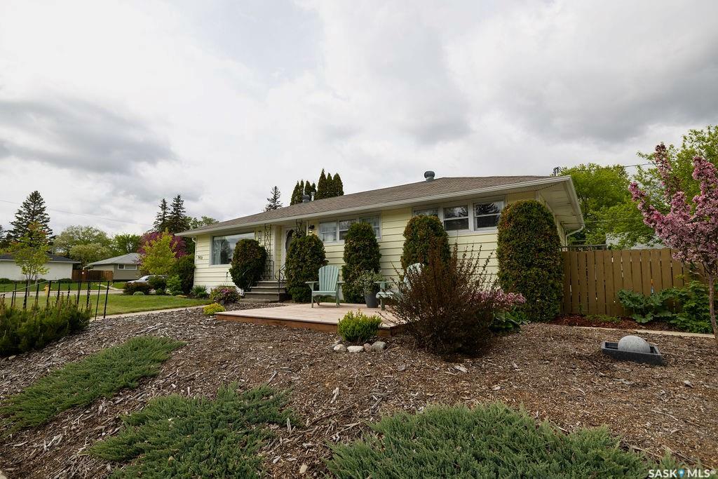 Photo de la propriété: 2433 Broadway Avenue SK S7J 0Z1