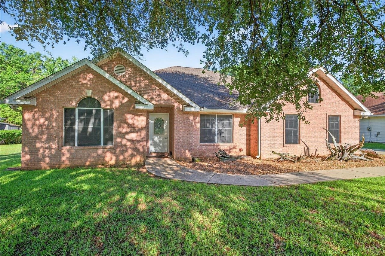Property Photo:  1913 Celtic Road  FL 32317 