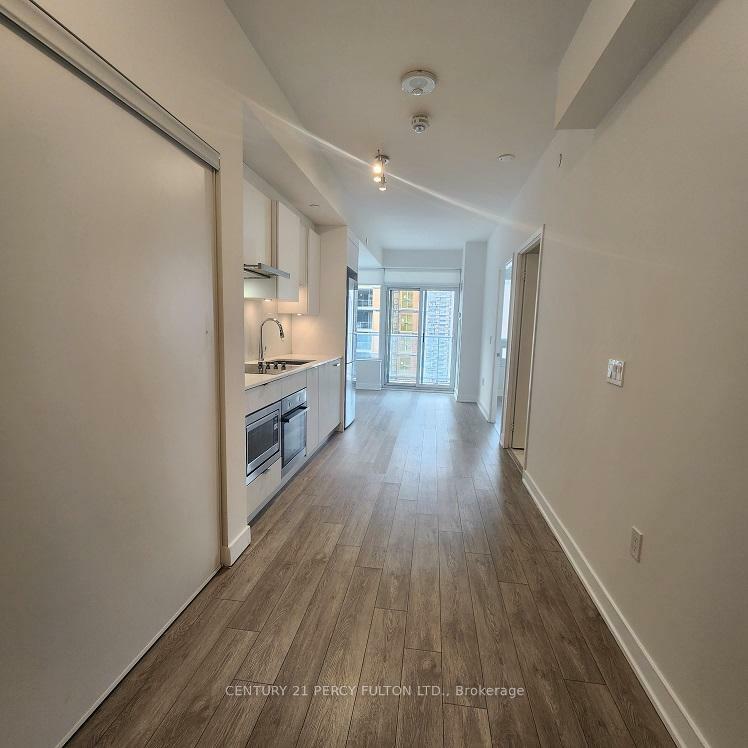 Property Photo:  99 Broadway Avenue 1812  ON M4P 1V2 