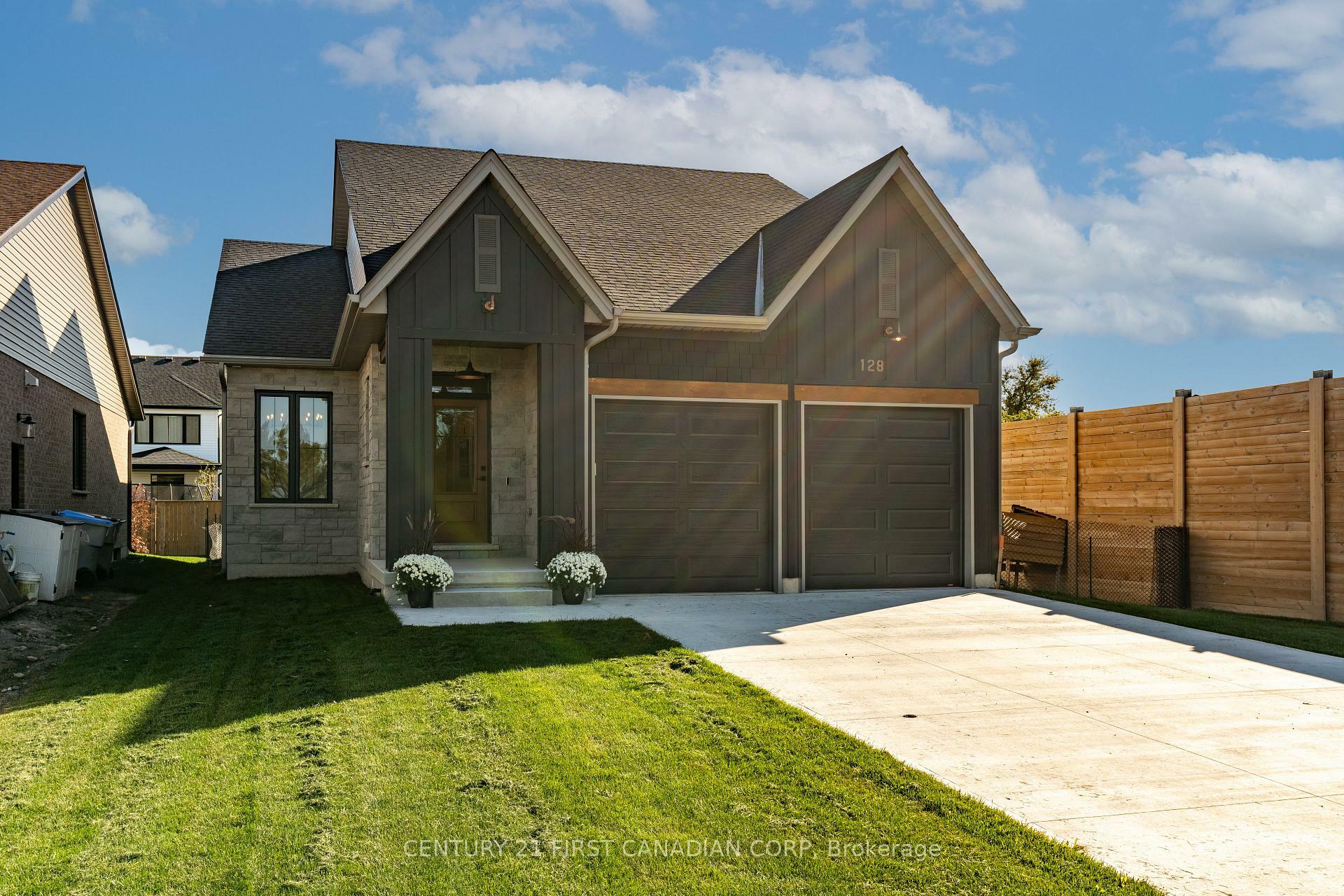 Photo de la propriété:  128 Scotts Drive  ON N0M 2J0 