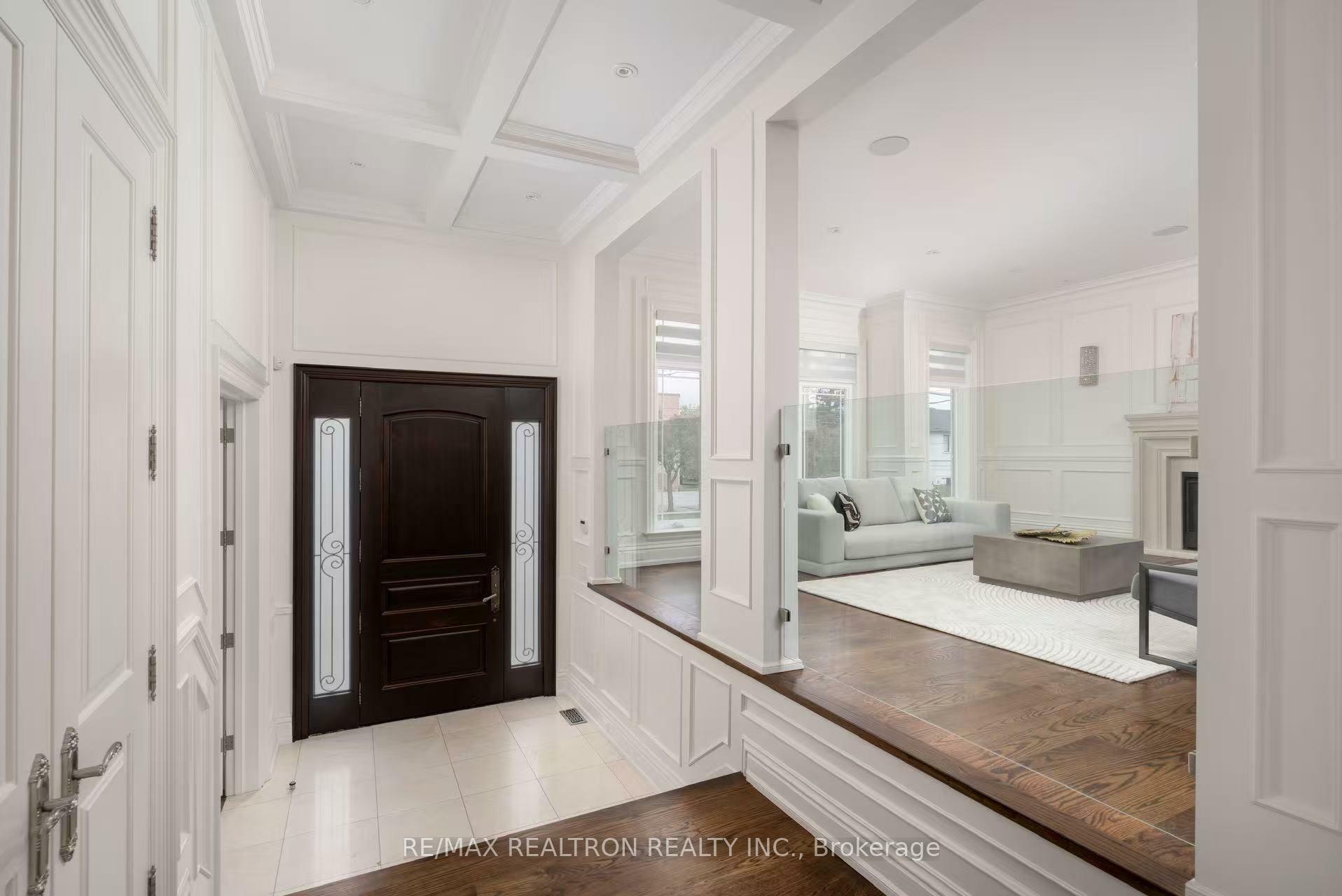255 Ellerslie Avenue  Toronto ON M2N 1Y5 photo
