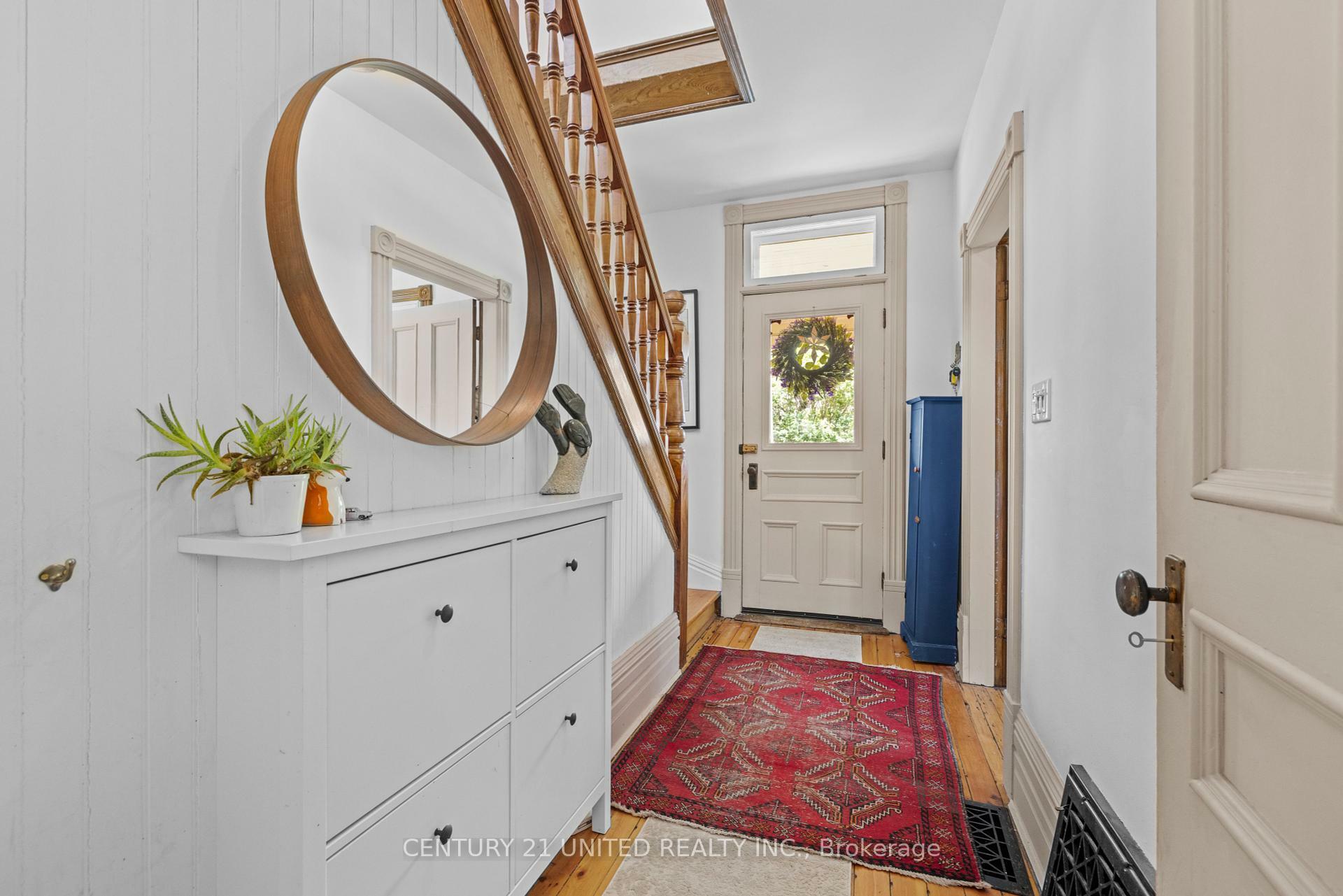 Property Photo: 172 Queen Street ON K0L 2H0