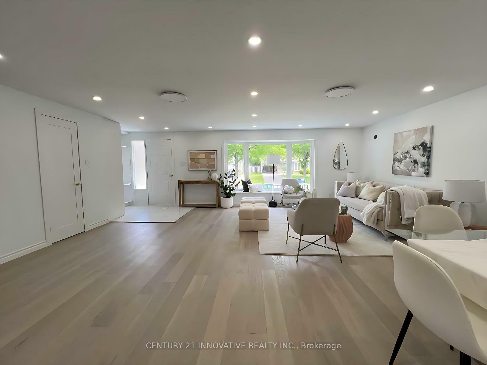 Photo de la propriété: 25 Lewin Crescent ON L1S 3A2