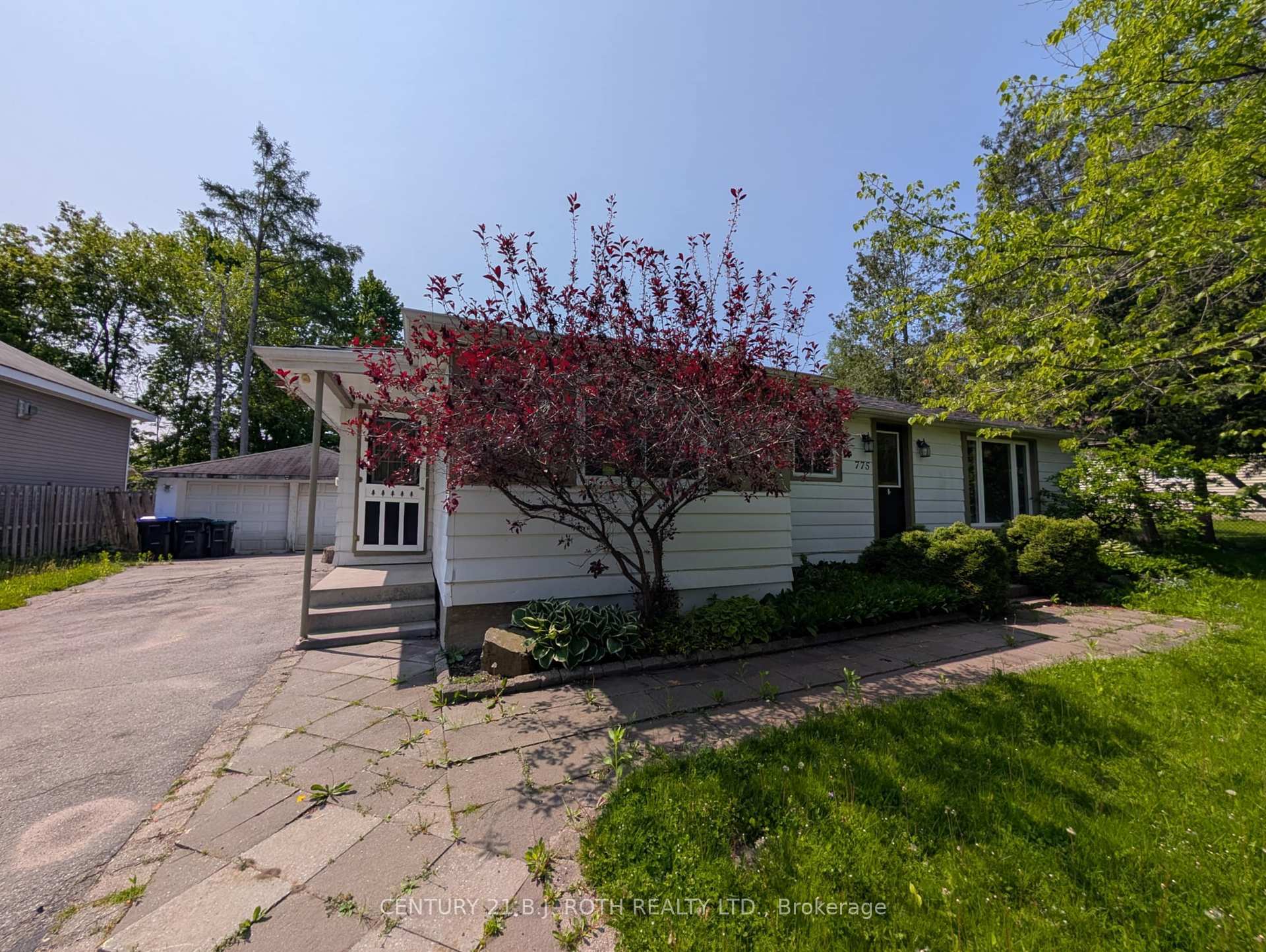 Photo de la propriété: 775 James Street ON L9S 2G6