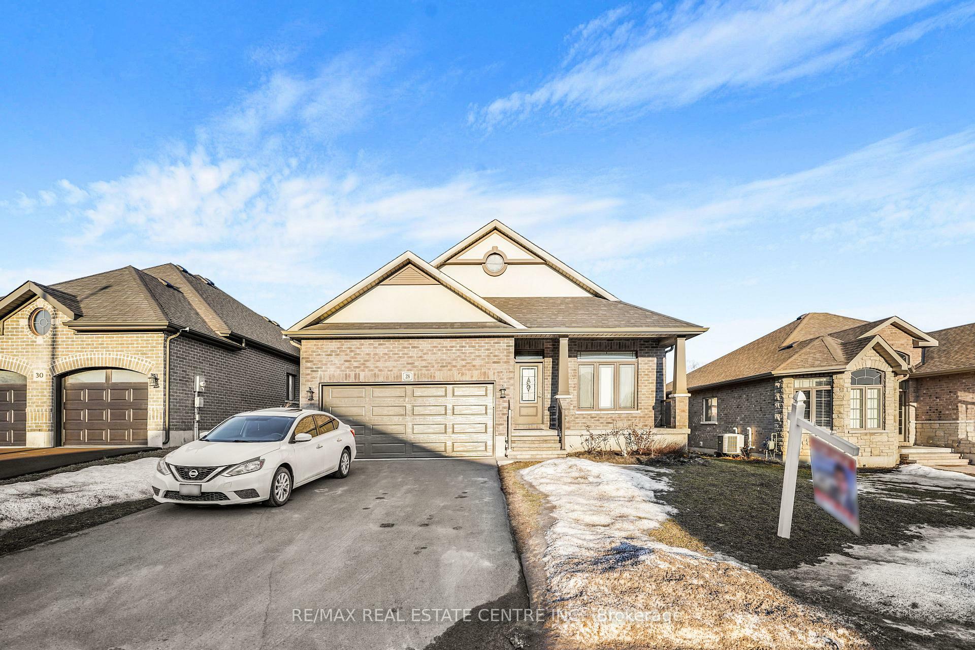 28 Stonecrest Boulevard  Quinte West ON K8R 0A4 photo