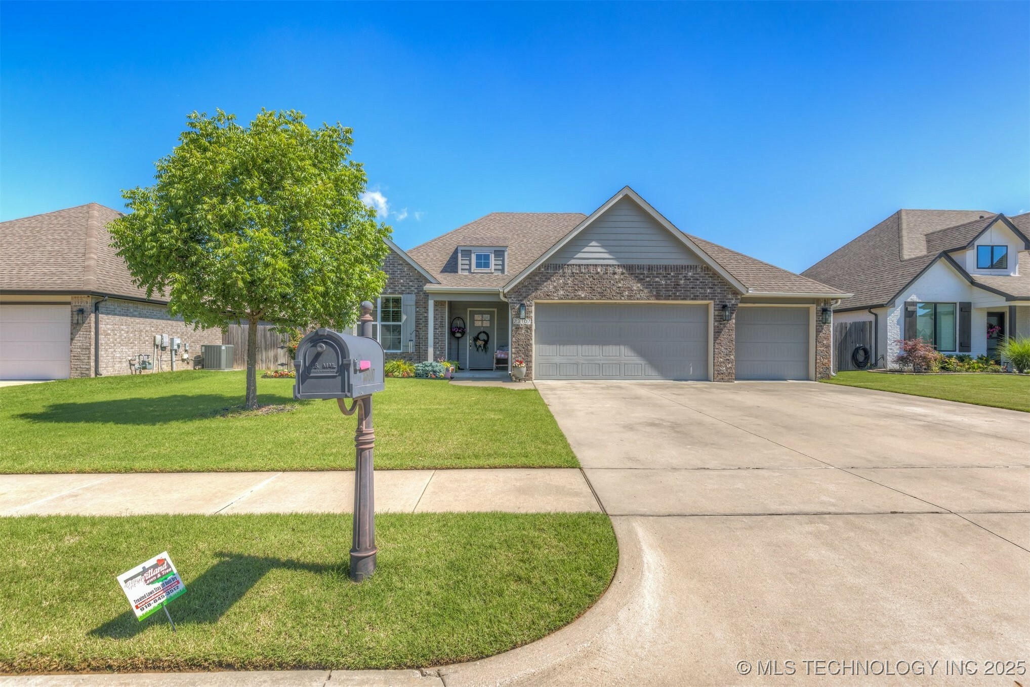 Property Photo:  23107 E 104th Place S  OK 74014 