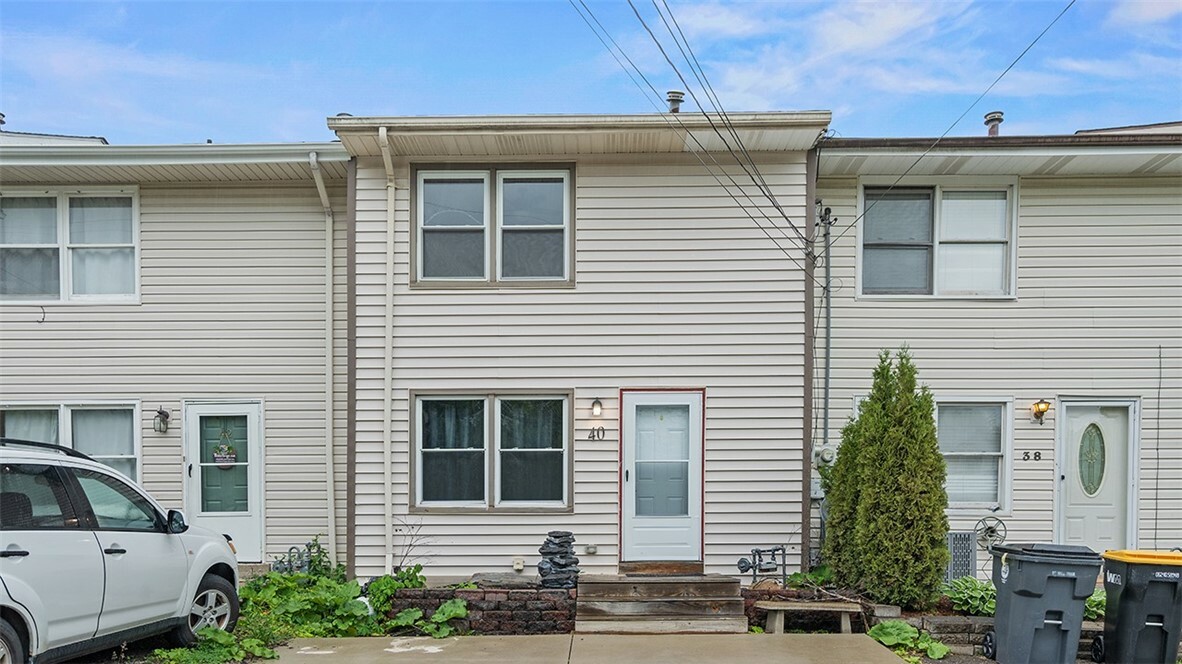 Property Photo: 40 Meanor St PA 15126
