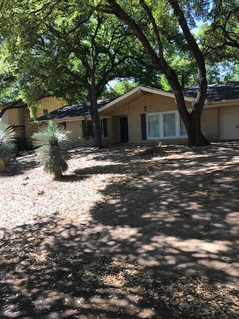 Property Photo: 8727 Tallwood Drive TX 78759