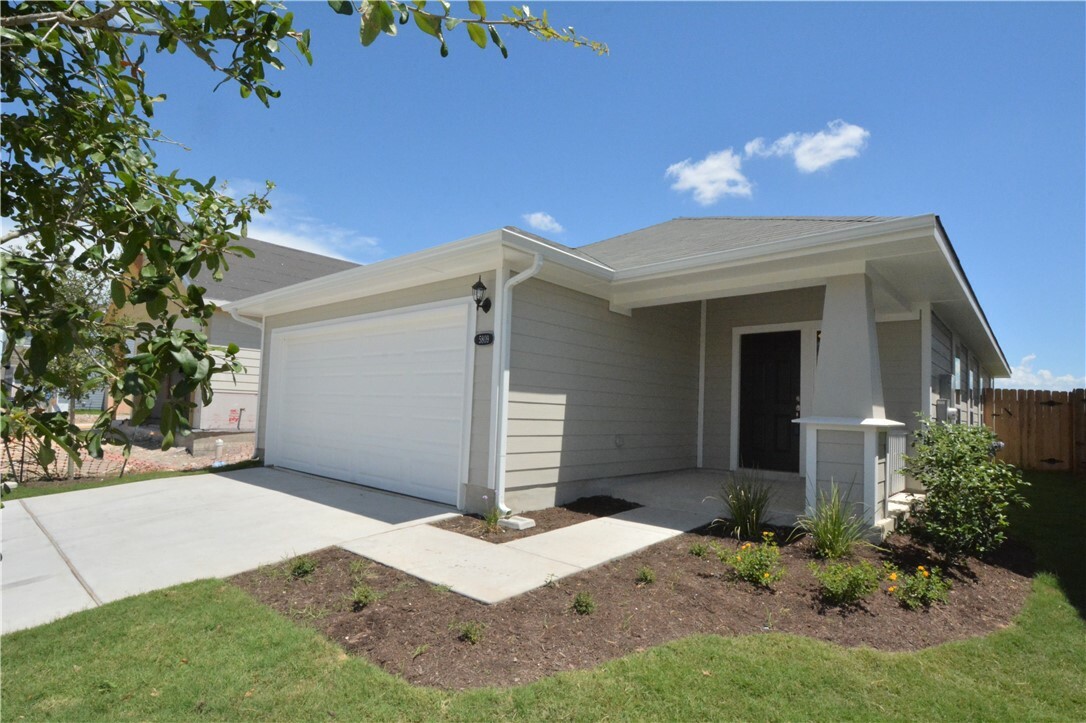 Property Photo: 5809 Marostica Lane TX 78665