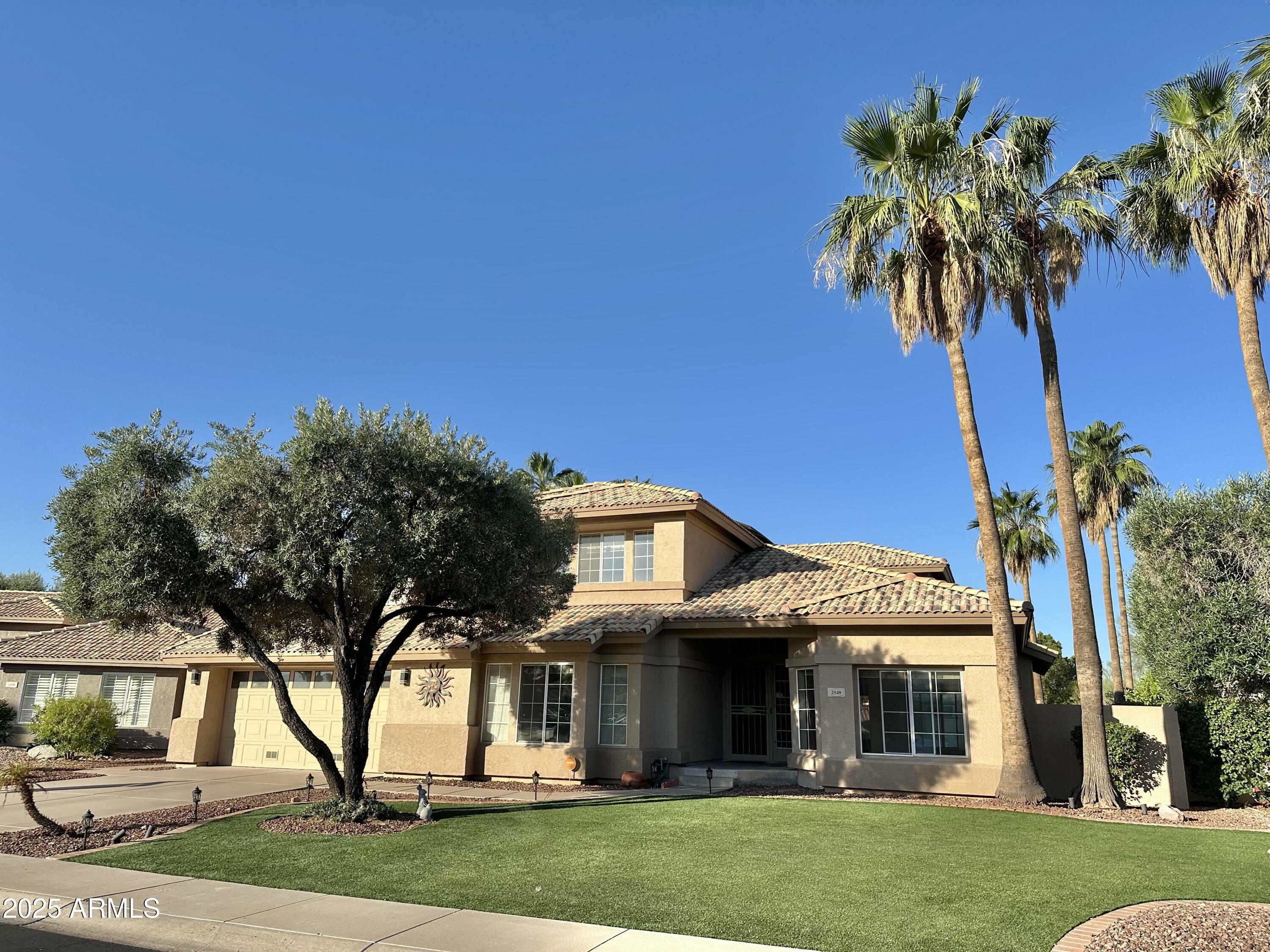 Property Photo:  2549 E Desert Trumpet Road  AZ 85048 