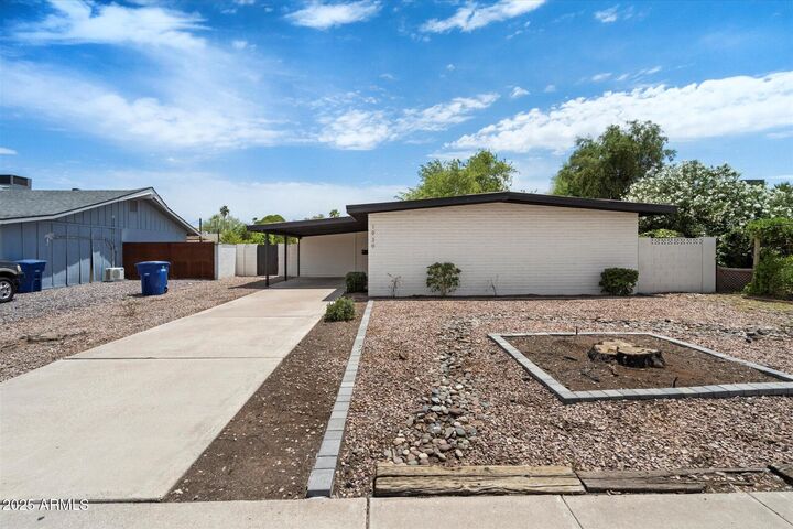 Property Photo:  1939 E Alameda Drive  AZ 85282
