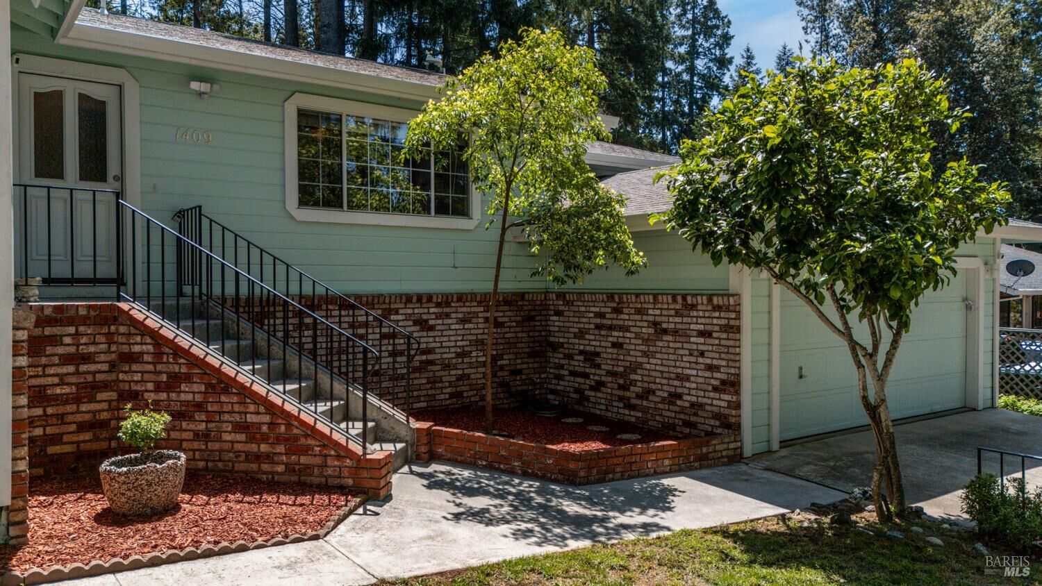 Property Photo: 1409 Crawford Drive CA 95490