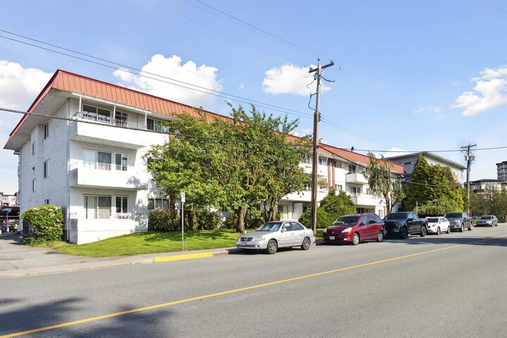 12096 222 Street 212 — photo 1