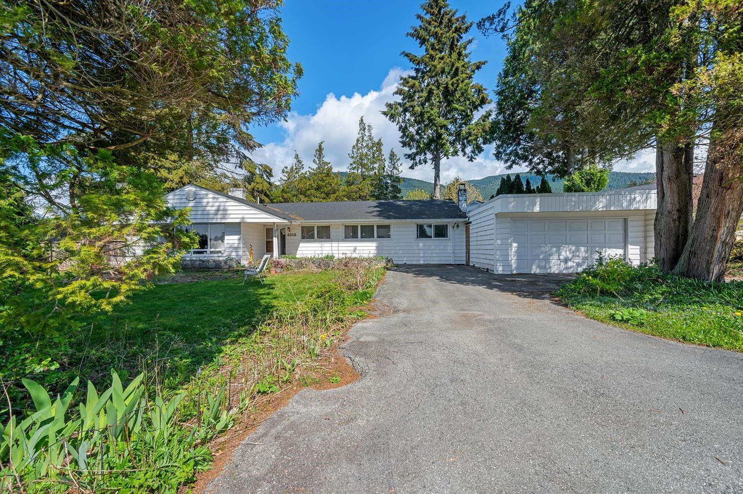 Property Photo: 4010 Sunnycrest Drive BC V7R 3E4