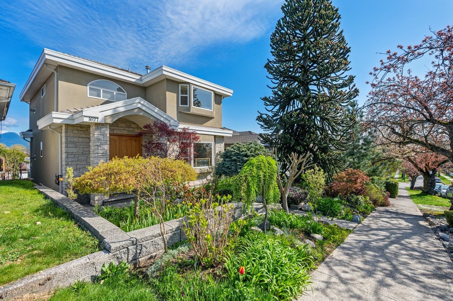 Property Photo: 1627 E 34th Avenue BC V5P 1A2