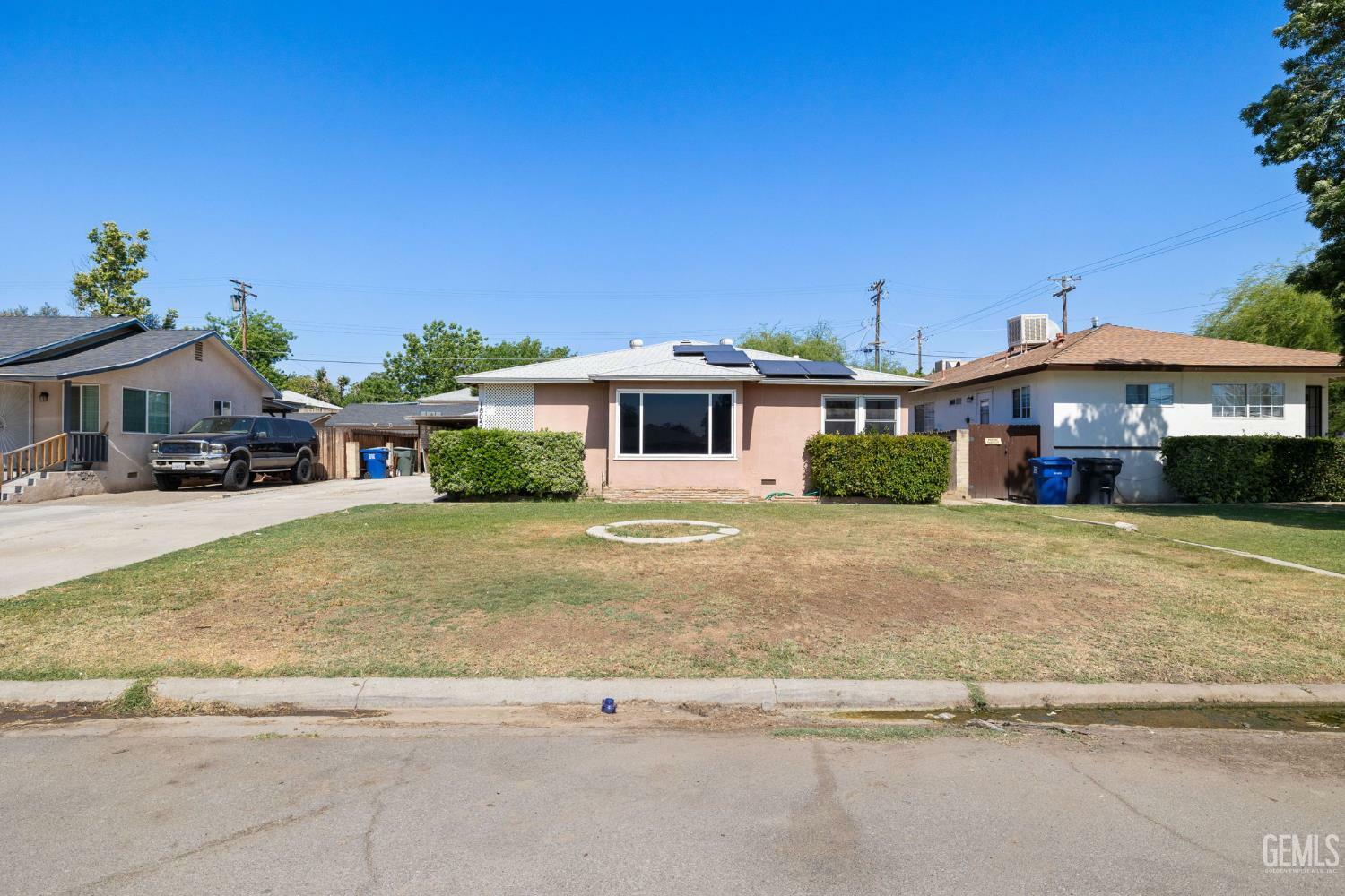 Property Photo:  1805 Morgan Lane  CA 93306 