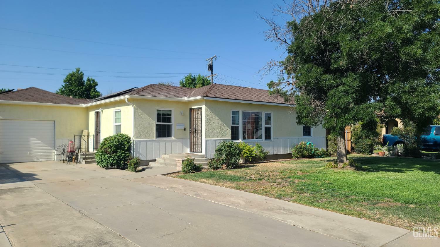 Property Photo: 2617 4th Street CA 93304