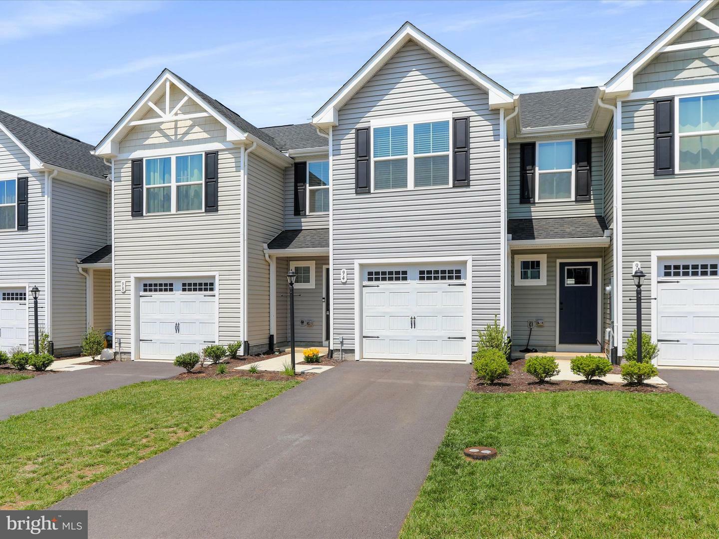 Property Photo: 94 Calais Place WV 25427
