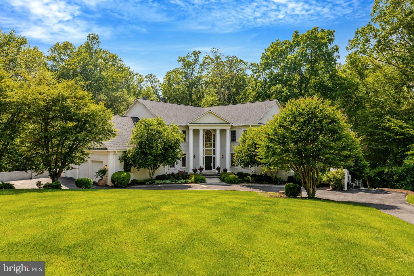 Property Photo: 180 River Park Drive VA 22066