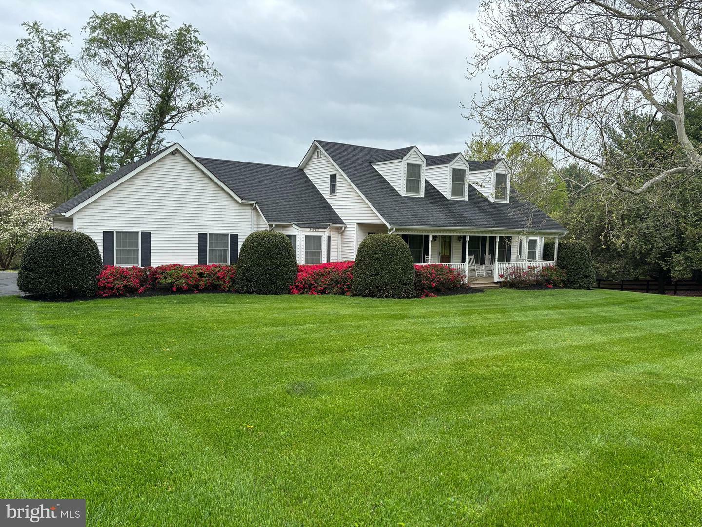 Property Photo: 36983 Philomont Road VA 20132