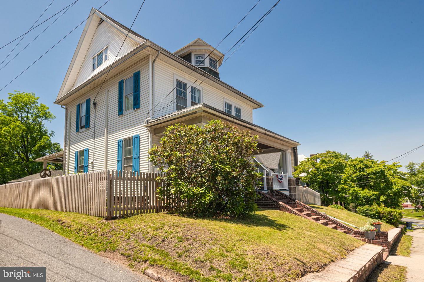 Property Photo: 510 E Main Street PA 19508