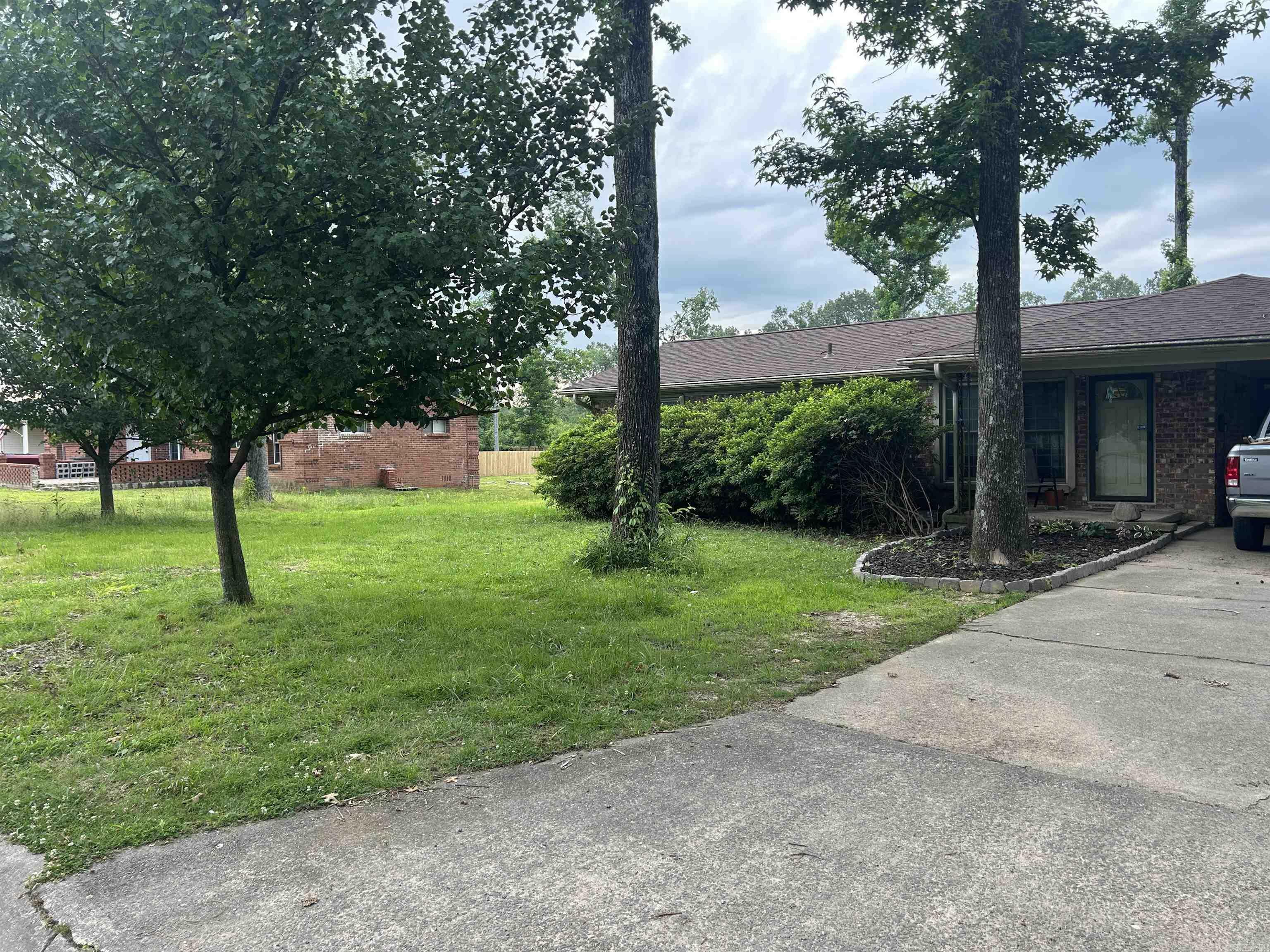Property Photo: 1213 Eastview Drive AR 72076