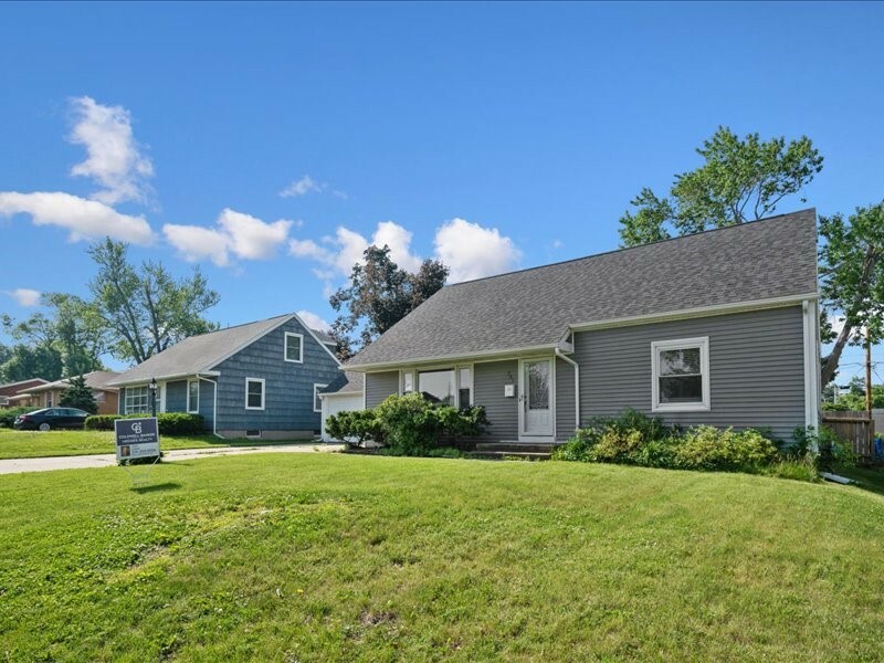 Property Photo: 751 30th Street NE IA 52402