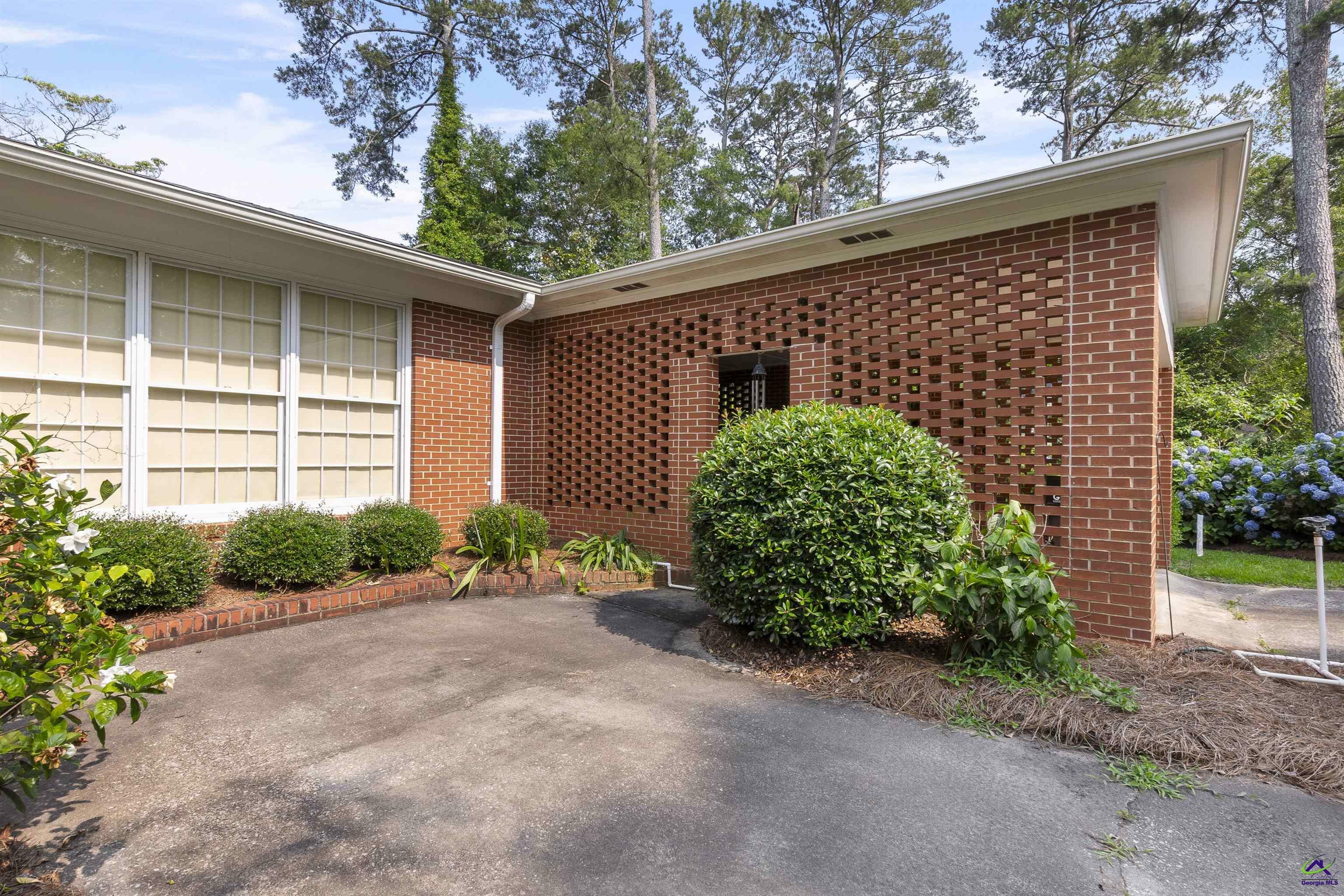 Property Photo: 518 College Street GA 31063
