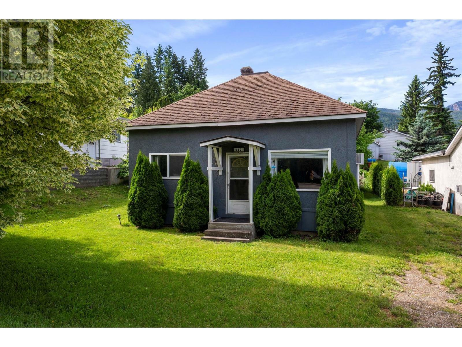 Property Photo: 630 Okanagan SE Avenue BC V1E 1G7